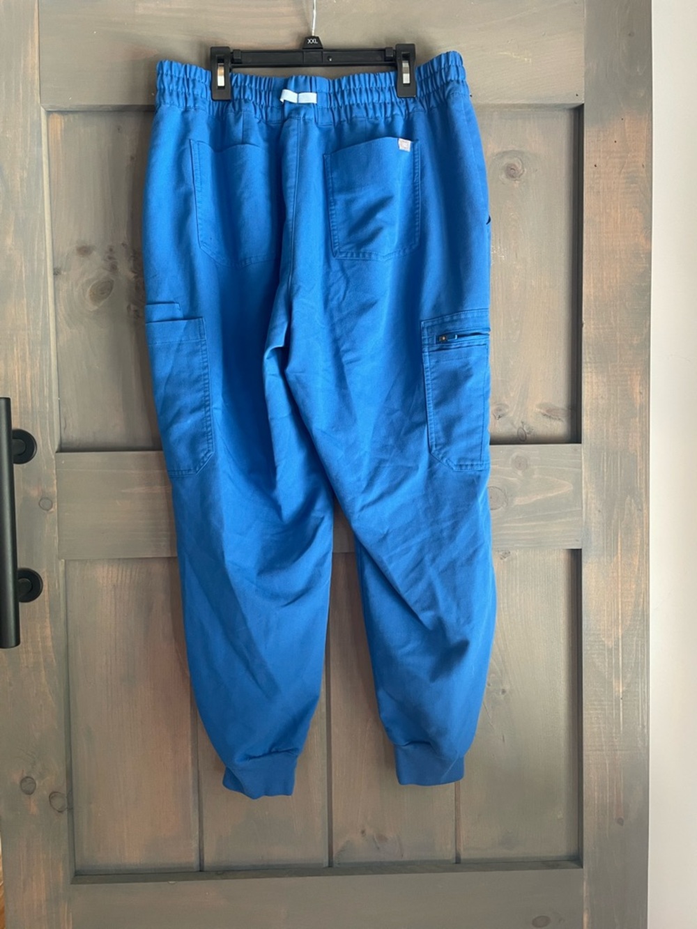 Figs Royal Blue Cargo Jogger with Drawstring scrub.
Size L petite - Picture 2 of 11